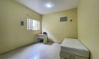 Imagem 4: Casa no Parque 10 com 4 quartos sendo 3 suítes no conjunto Vila do Rei