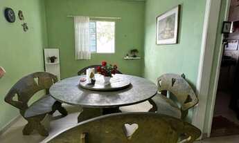 Imagem 5: CASA COM PISCINA, 3 QUARTOS, QUINTAL e 3 VAGAS NA GARAGEM