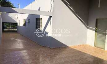 Imagem 3: Casa para aluguel, 6 quartos, 4 suítes, 3 vagas, Cidade Jardim - Uberlândia/MG