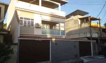 Imagem: Casa com 5 quartos à venda por R$ 900.000