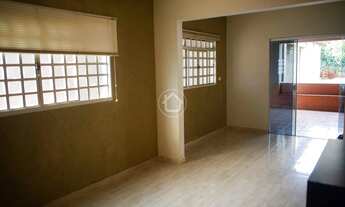 Imagem 4: CASA COM 03 DORMITÓRIOS, VARANDA GOURMET E PISCINA