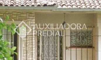 Imagem 2: Casa com 4 dormitórios (1 suíte) no bairro Petrópolis