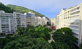 Imagem 2: Localizado no coração da cidade, este apartamento oferece uma vida de conforto e conveniên