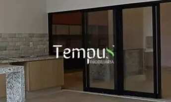 Imagem 3: Casa de Luxo com Suíte Master e Piscina em Localização Nobre