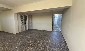 Imagem 2: Imóvel para aluguel nos Altos, de 90 metros quadrados, com 2 quartos em Jardim Iracema