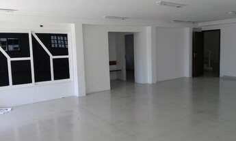 Imagem 5: Belíssimo prédio em Capim macio