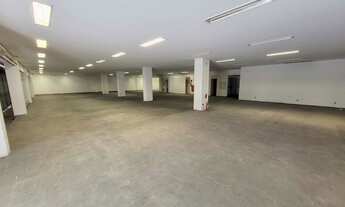 Imagem 5: Prédio/Edifício inteiro para aluguel e/ou venda possui 1800 metros quadrados na rua da con