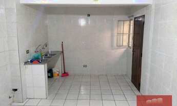 Imagem 5: Casa térrea com 02 dormitórios, garagem coberta e quintal com churrasqueira