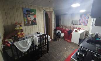 Imagem 6: Casa de pinus em boas condições completa