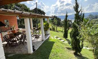 Imagem 3: CHÁCARA COM UMA EXCELENTE PISCINA E ÁREA DE LAZER OFERECENDO CONFORTO