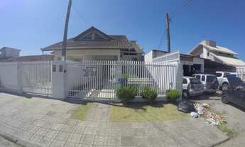 Imagem: Sobrado a venda no centro de Navegantes