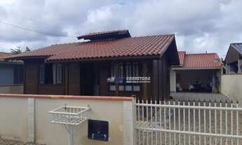 Imagem 2: Casa mobiliada a venda com 4 dormitórios próximo a praia do Gravatá em Navegantes