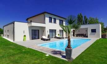 Imagem 2: Chácara para venda possui 2.500 metros quadrados com 3 quartos!