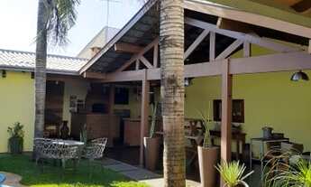 Imagem 2: Sobrado para venda tem 260 metros quadrados - Londrina - PR