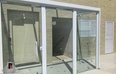 Imagem 2: Prédio Comercial ao lado do Metrô Vila Prudente