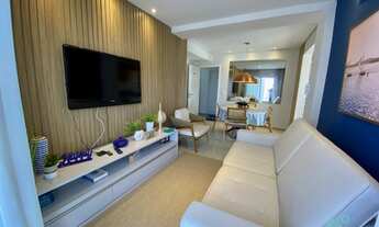 Imagem: Cobertura mobiliada e decorada com vista