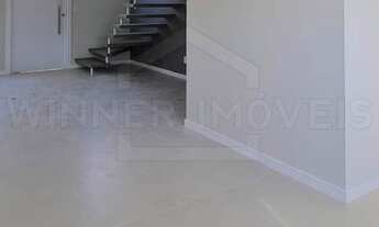 Imagem 5: Sobrado com Acabamento Impecável em São José-SC