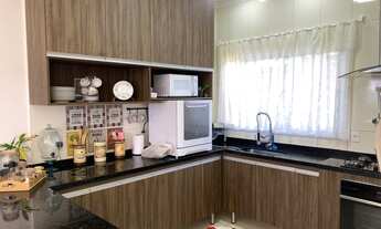 Imagem 2: Casa de condomínio para venda com 230 metros quadrados com 4 quartos