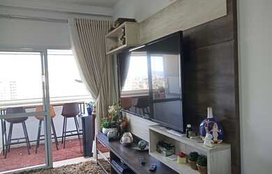 Imagem 3: Belíssimo apartamento de três dormitórios com suíte finamente mobiliado andar alto e sol d