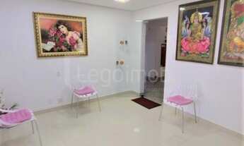 Imagem 4: Sala dividida em 6 consultórios, piso de porcelanato