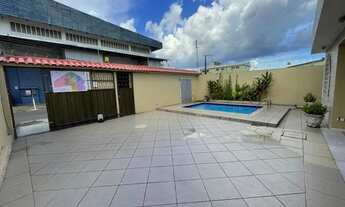 Imagem 3: Alugo casa com piscina no parque 10 prox Veneza