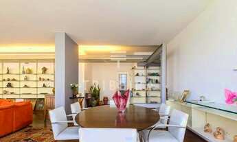 Imagem 2: Imóvel de 370m², com 4 dormitórios