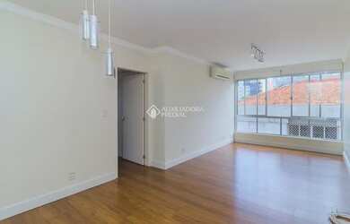 Imagem 2: Apartamento para venda tem 105 metros quadrados com 3 quartos em São João - Porto Alegre