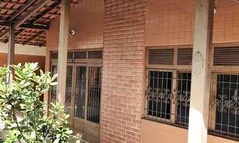 Imagem: V332 - CASA para venda com 5 quartos, vaga