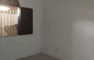 Imagem 4: Casa no conjunto Dom Pedro 2/4 sala, cozinha, banheiro, área de serviço e garagem