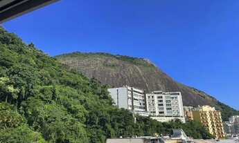 Imagem 2: Apartamento para aluguel possui 320 metros quadrados com 4 quartos em Lagoa - Rio de Janei