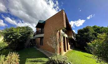 Imagem 4: Excelente residência em rua calma no bairro Pilarzinho com 302 m²