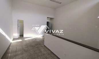 Imagem 2: Excelente Loja Comercial em Cascadura - Com Escritório, Salão, Cozinha e Banheiro