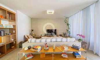 Imagem 6: Imóvel para aluguel e venda tem 293 metros quadrados com 4 quartos