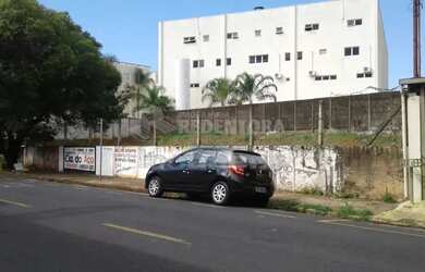 Imagem 2: Vila Maceno - Terreno com 812m², com testada acima de 30 metros, fácil acesso ao centro