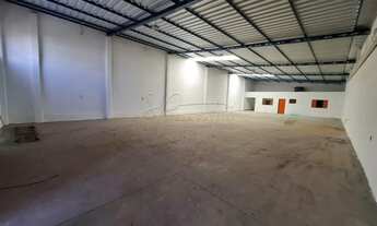 Imagem 2: Galpão de 182m² com pé direito alto para locação e venda - Jardim Salgado Filho