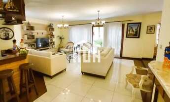 Imagem 5: Elegância e Conforto no Alpha 9 Casa com 4 Suítes, Piscina e Espaço Gourmet