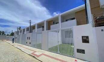 Imagem: CASA EM RUA PÚBLICA - ESPAÇO TROPICAL