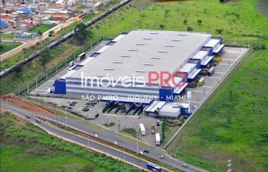 Imagem: Galpão logístico de 16.388 m², com pé