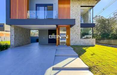 Imagem 2: Sobrado de alto padrão à venda no condomínio City Park na cidade de Cachoeirinha, 3 suítes