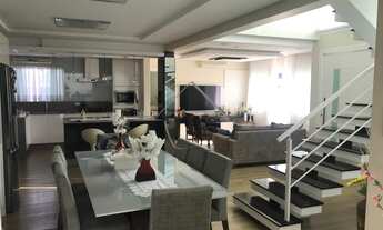 Imagem 3: Casa mobiliada e equipada. Possui energia fotovoltaica