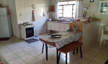 Imagem 2: Chácara para venda tem 2700 metros quadrados com 2 quartos