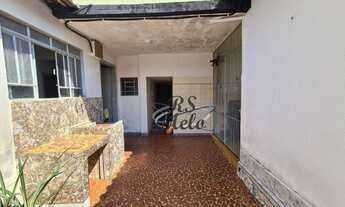 Imagem 2: 300m² de terreno (10 x 30) e 350m² de construção. 5 casas e 1 salão pequeno