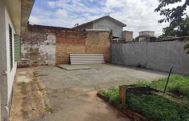 Imagem 3: Casa para Venda em Presidente Prudente, CECAP, 2 dormitórios, 1 banheiro, 1 vaga