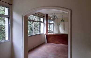 Imagem 2: Excelente apartamento no centro de Petrópolis