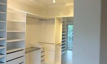 Imagem 2: Apartamento para venda possui 110 metros quadrados com 3 quartos em Abraão - Florianópolis