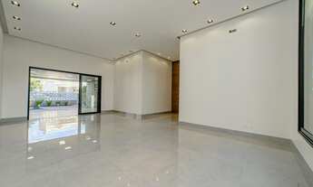 Imagem 5: Casa de condomínio para venda tem 335 metros quadrados com 4 quartos