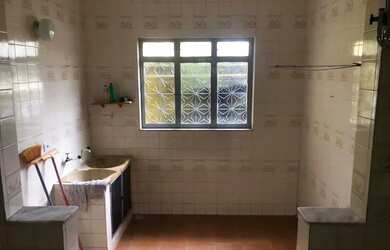 Imagem 2: ALUGO CASA COM 3 QUARTOS!