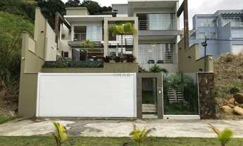 Imagem 7: Refúgio dos sonhos em Angra dos Reis, onde a beleza do litoral encontra a perfeição arquit