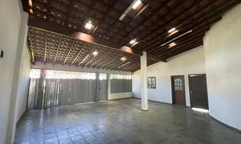 Imagem 2: Casa para aluguel e venda possui 236 metros quadrados com 5 quartos