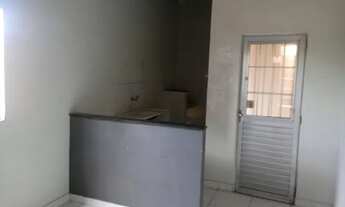 Imagem 3: A casa é pequena só para casal fica na rua asfaltada